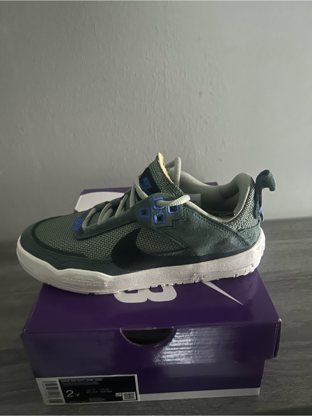 Nike Kids Green, Black & Blue Low-Top Sneaker